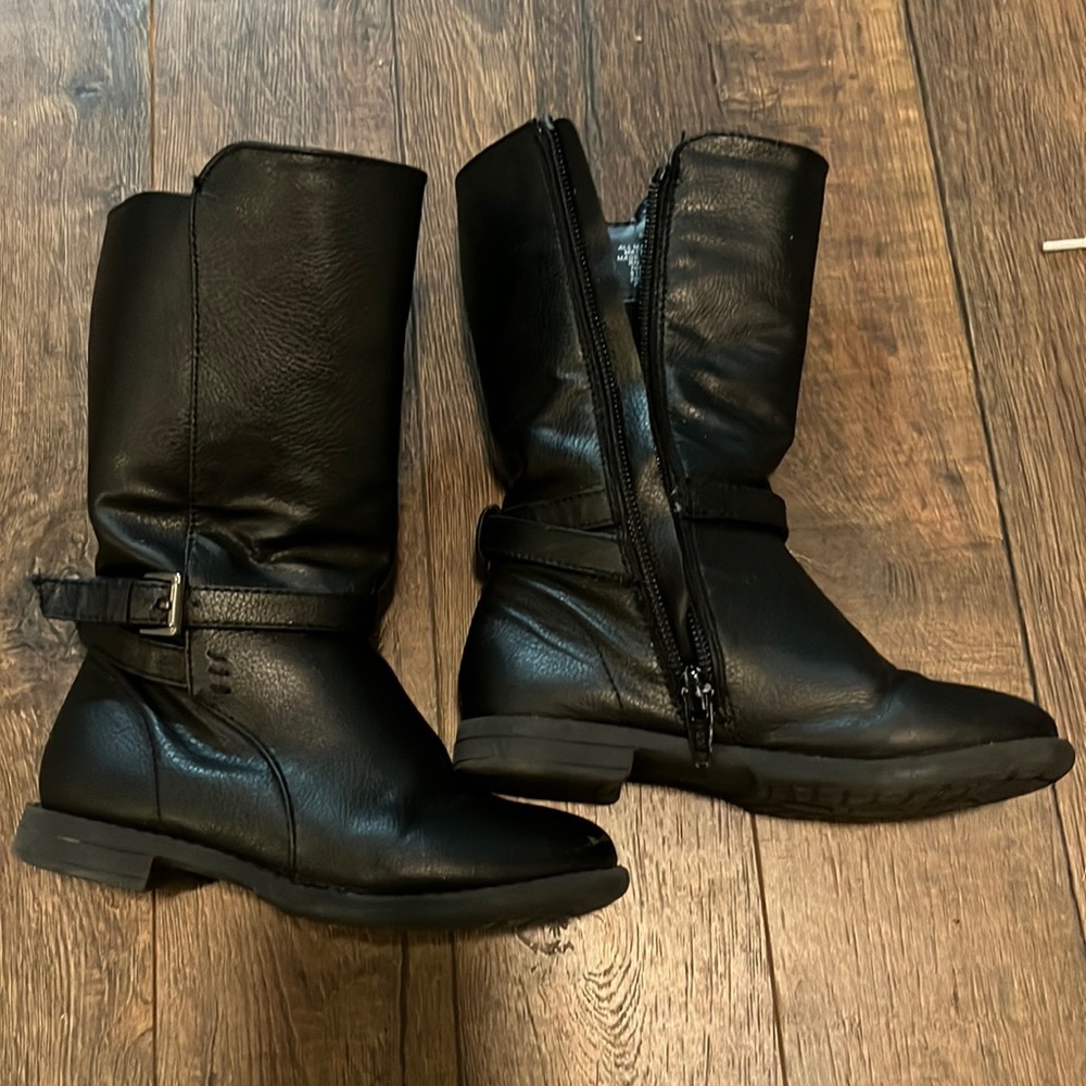 Children’s Place toddler boots - size 9